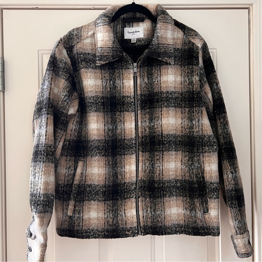 Plaid Zip-Up Shacket - Picture 2 of 4